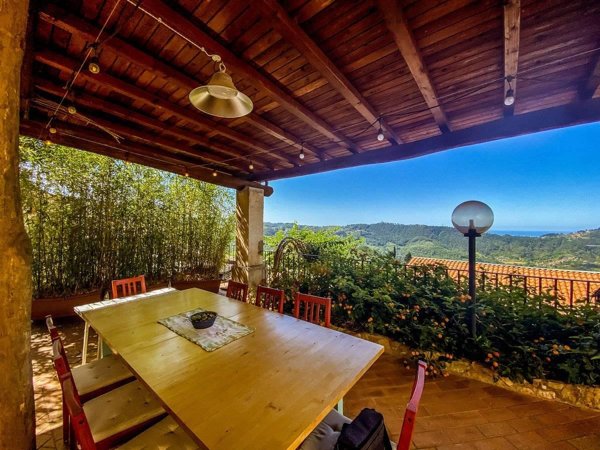 casa indipendente in vendita a Camaiore in zona Pieve di Camaiore