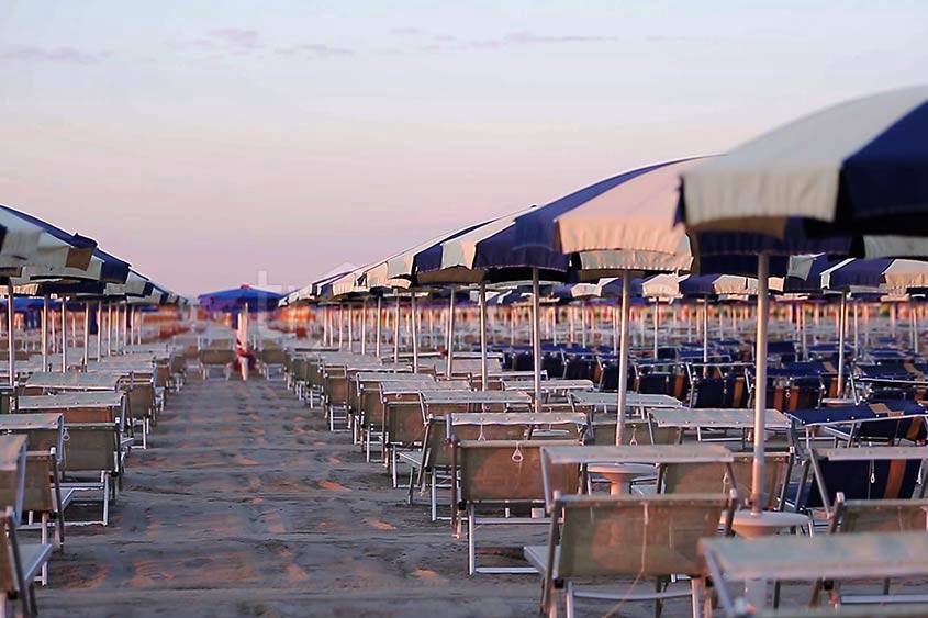 negozio in vendita a Camaiore in zona Lido di Camaiore