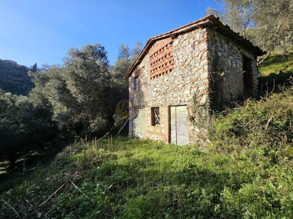 casa indipendente in vendita a Camaiore