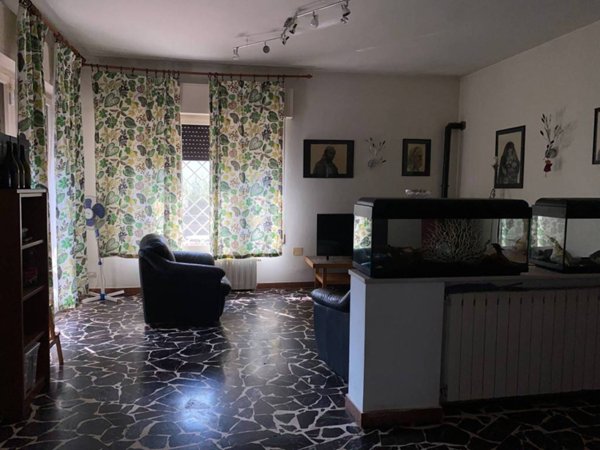 casa indipendente in vendita a Camaiore in zona Lido di Camaiore