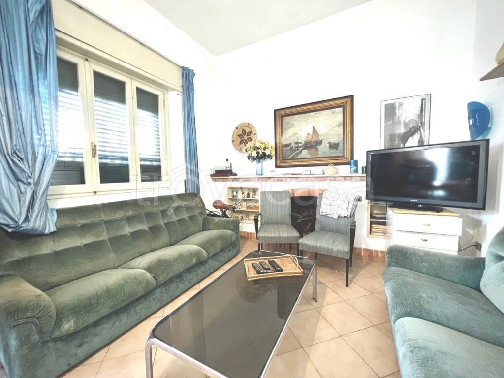 casa indipendente in vendita a Camaiore in zona Lido di Camaiore
