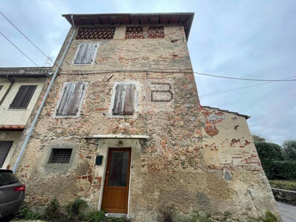 casa indipendente in vendita a Camaiore in zona Lido di Camaiore