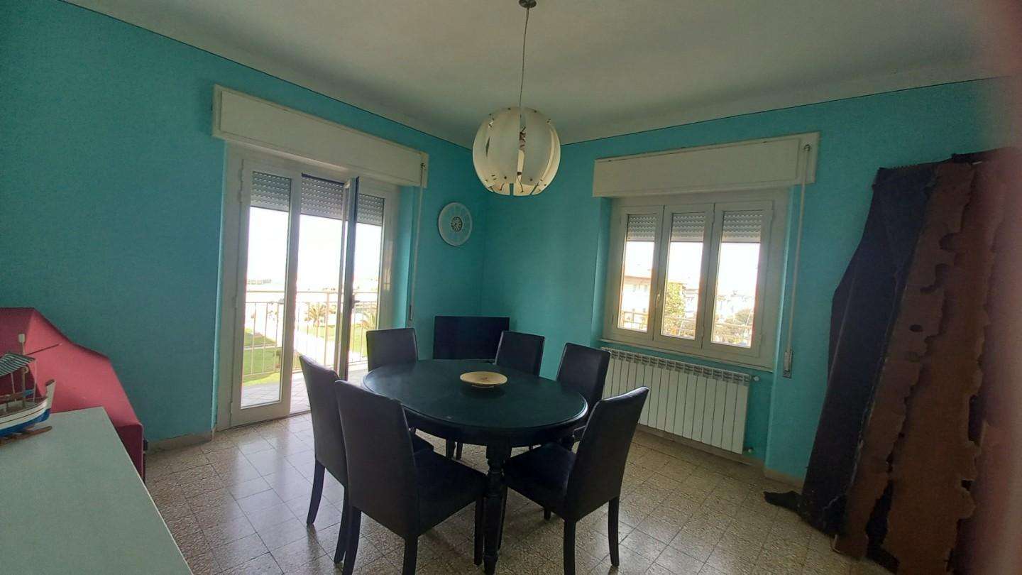 appartamento in vendita a Camaiore in zona Lido di Camaiore