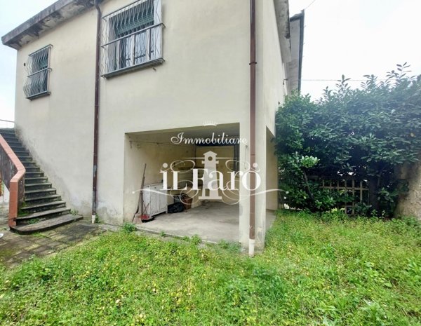 casa indipendente in vendita a Camaiore
