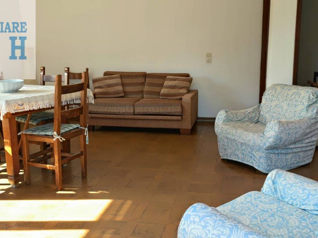 appartamento in vendita a Camaiore in zona Lido di Camaiore