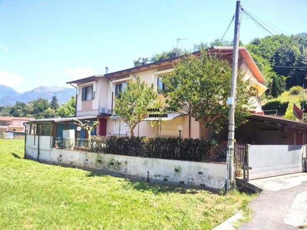casa indipendente in vendita a Camaiore