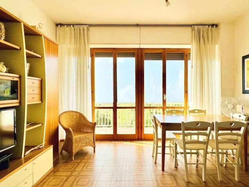 appartamento in vendita a Camaiore in zona Lido di Camaiore