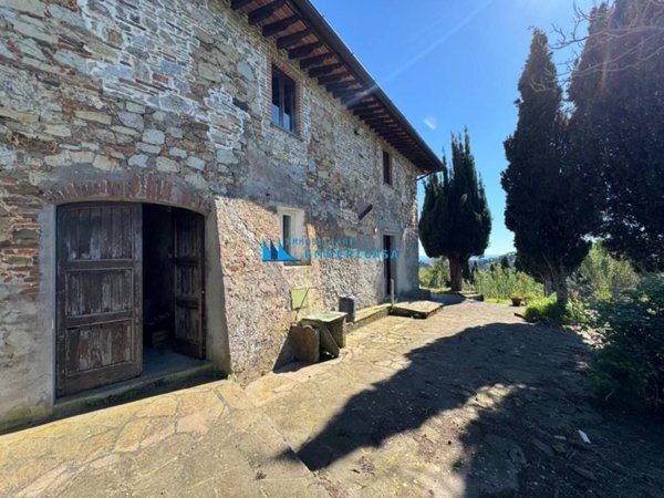 casa indipendente in vendita a Camaiore