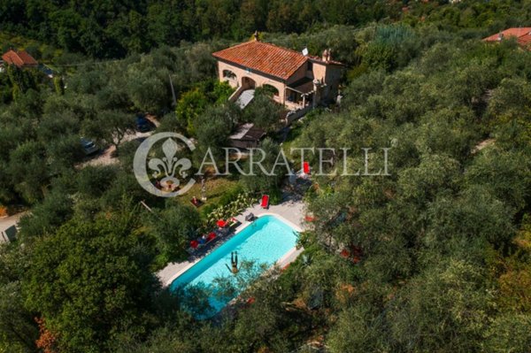 casa indipendente in vendita a Camaiore in zona Lido di Camaiore
