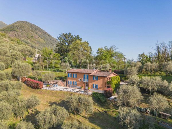 casa indipendente in vendita a Camaiore in zona Lido di Camaiore
