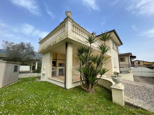 casa indipendente in vendita a Camaiore