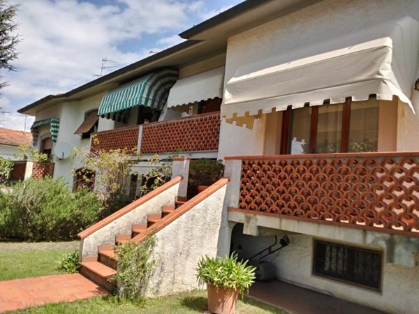 casa indipendente in vendita a Camaiore