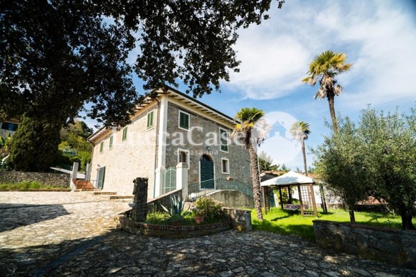casa indipendente in vendita a Camaiore in zona Gombitelli