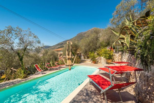 casa indipendente in vendita a Camaiore