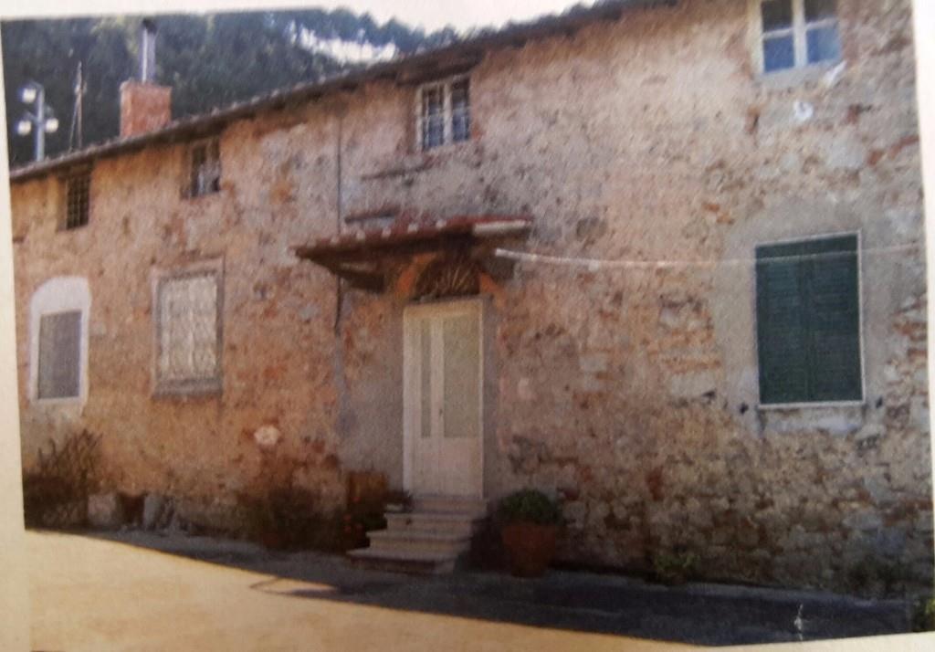 casa indipendente in vendita a Camaiore in zona Fibbialla