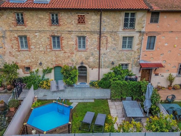 casa indipendente in vendita a Camaiore