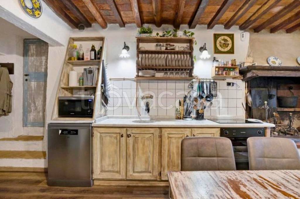 casa indipendente in vendita a Camaiore