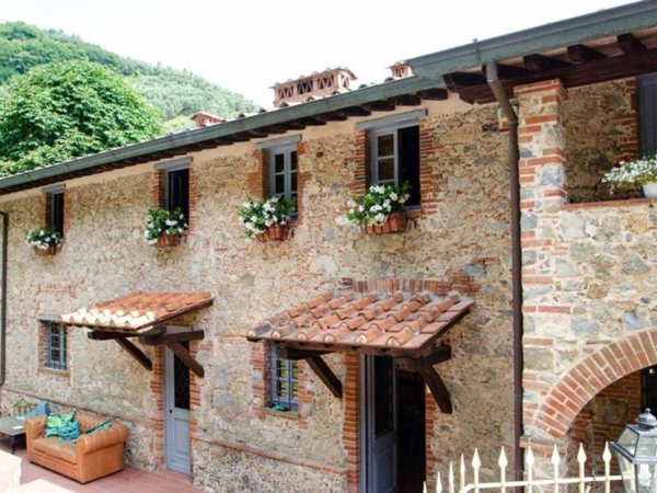 casa indipendente in vendita a Camaiore
