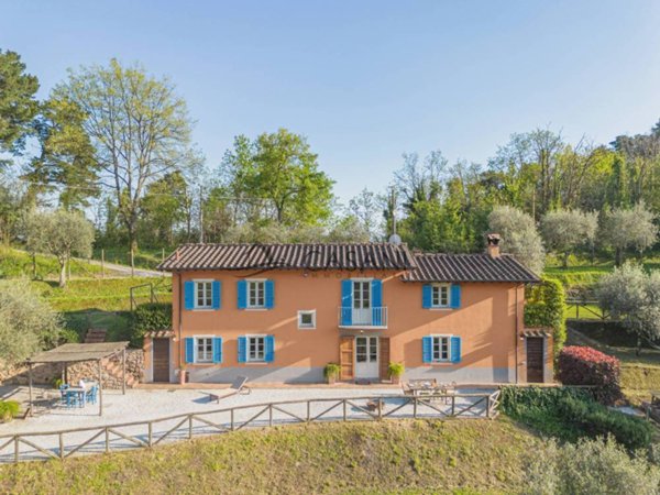 casa indipendente in vendita a Camaiore in zona Lido di Camaiore