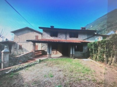 casa indipendente in vendita a Camaiore