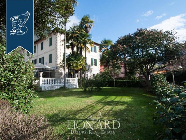 casa indipendente in vendita a Camaiore