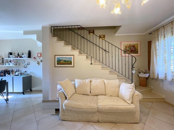 casa indipendente in vendita a Camaiore
