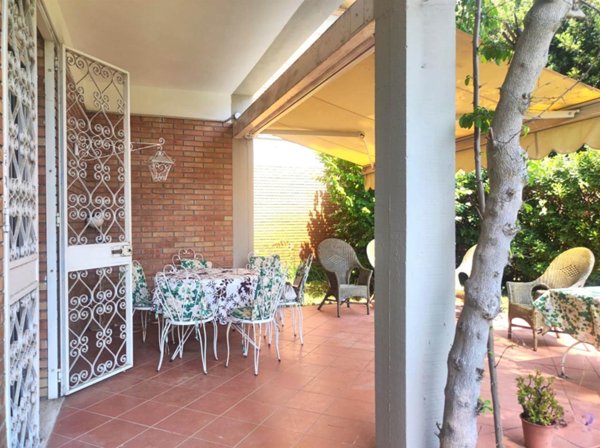 casa indipendente in vendita a Camaiore in zona Lido di Camaiore