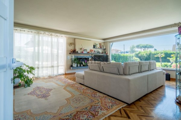 casa indipendente in vendita a Camaiore in zona Capezzano Pianore