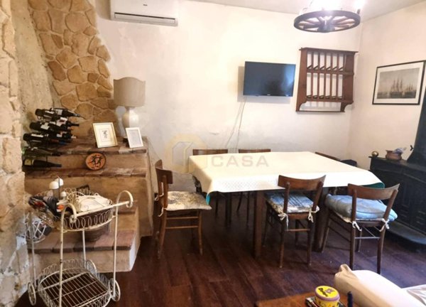 casa indipendente in vendita a Camaiore in zona Monteggiori