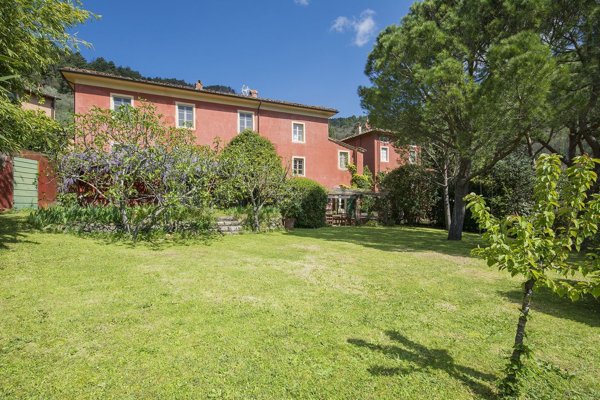 casa indipendente in vendita a Camaiore in zona Orbicciano