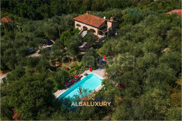 casa indipendente in vendita a Camaiore in zona Lido di Camaiore