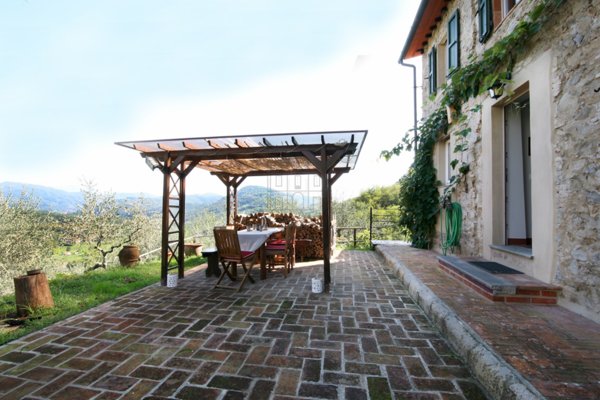 casa indipendente in vendita a Camaiore
