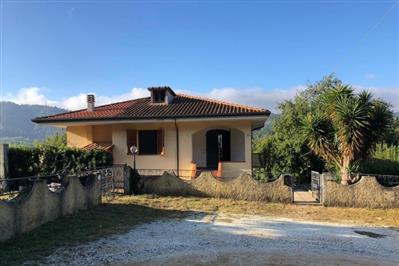 casa indipendente in vendita a Camaiore