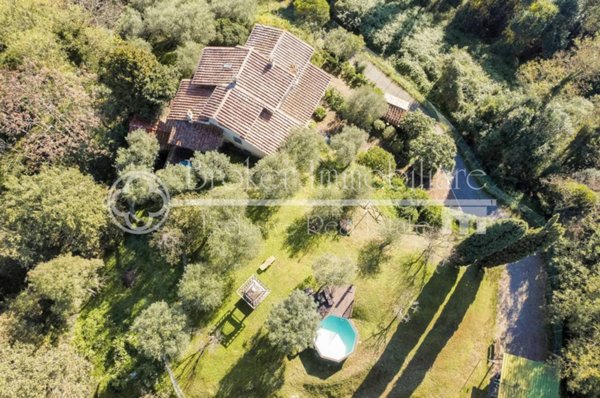 casa indipendente in vendita a Camaiore