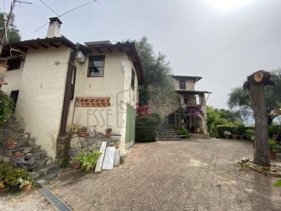 casa indipendente in vendita a Camaiore