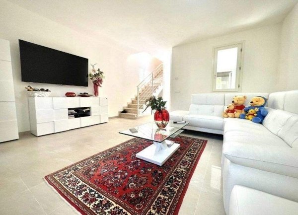 casa indipendente in vendita a Camaiore in zona Lido di Camaiore