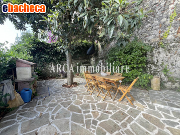 casa indipendente in vendita a Camaiore