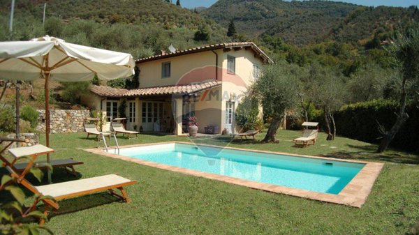 casa indipendente in vendita a Camaiore in zona Lido di Camaiore
