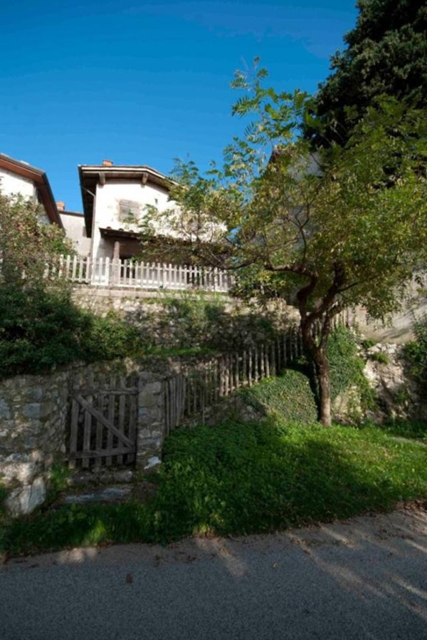 casa indipendente in vendita a Camaiore