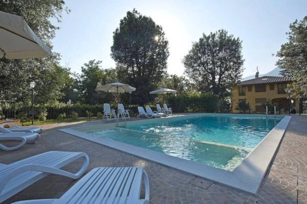 casa indipendente in vendita a Camaiore