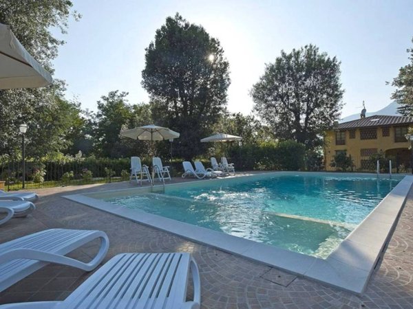 casa indipendente in vendita a Camaiore