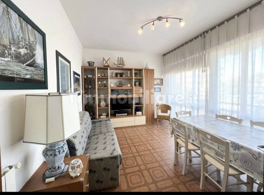appartamento in vendita a Camaiore in zona Lido di Camaiore