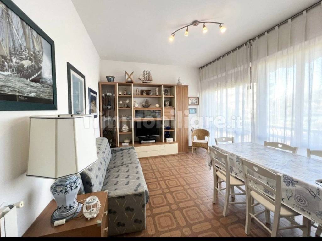 appartamento in vendita a Camaiore in zona Lido di Camaiore