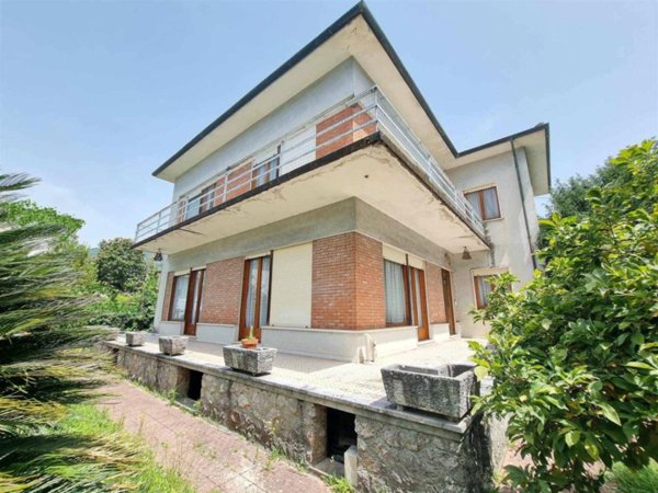 casa indipendente in vendita a Camaiore