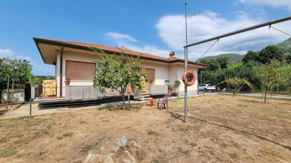 casa indipendente in vendita a Camaiore