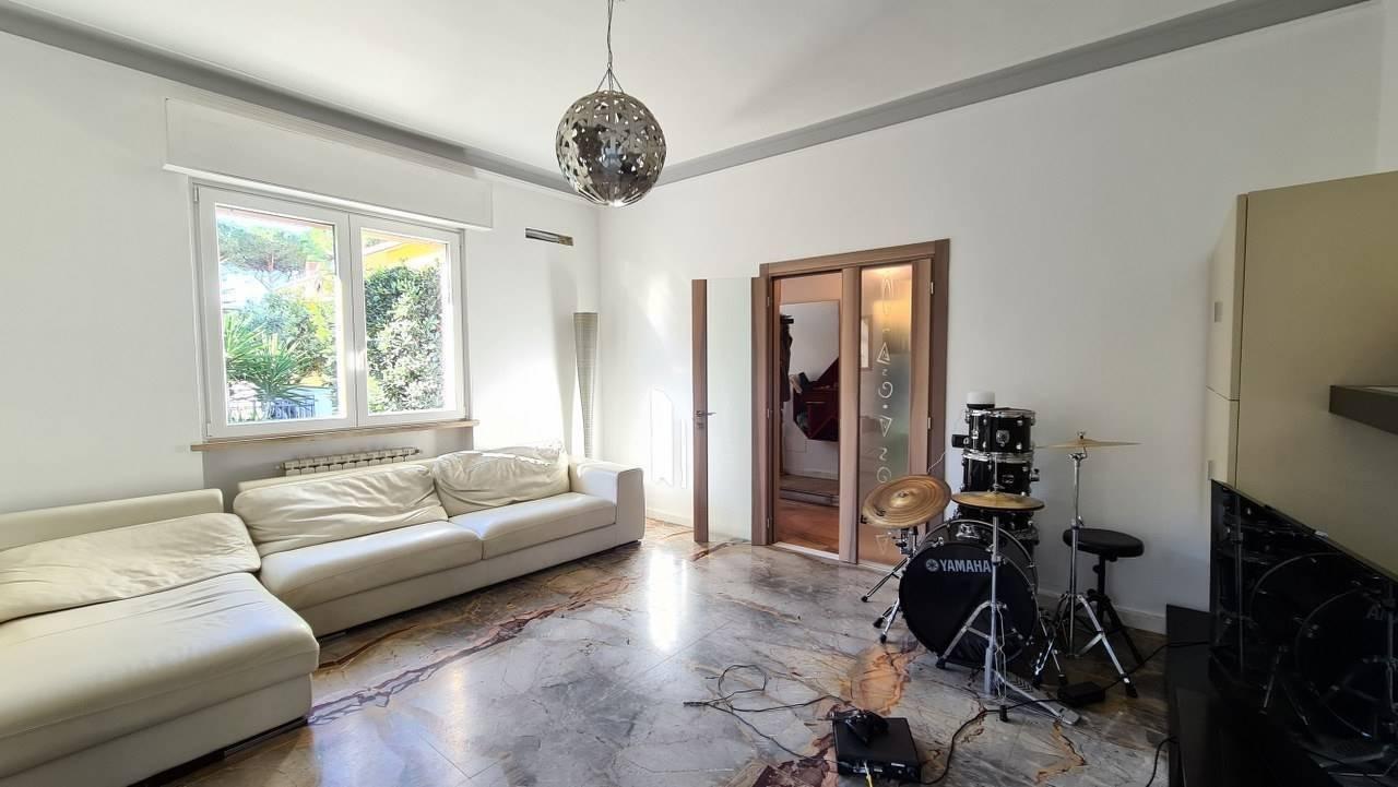 casa indipendente in vendita a Camaiore