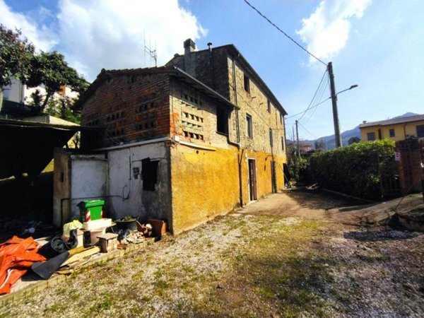 casa indipendente in vendita a Camaiore