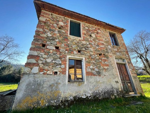 casa indipendente in vendita a Camaiore in zona Lido di Camaiore