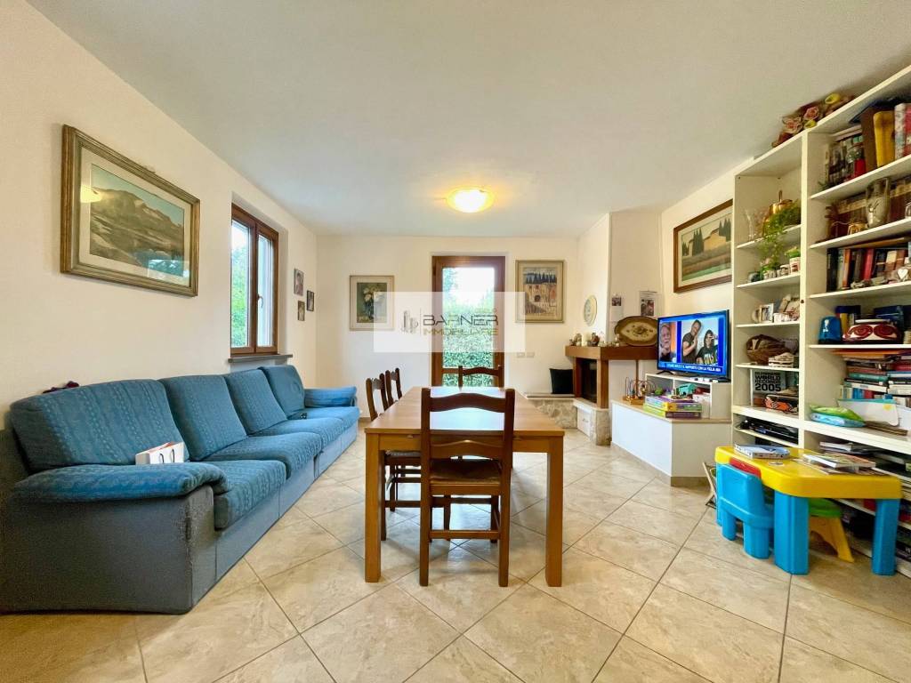 casa indipendente in vendita a Camaiore in zona Lido di Camaiore