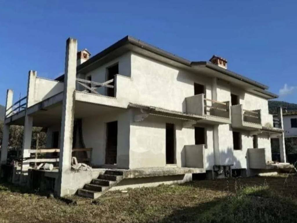 appartamento in vendita a Camaiore in zona Capezzano Pianore